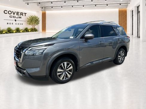 Used 2023 Nissan Pathfinder SL AWD/4WD image 4
