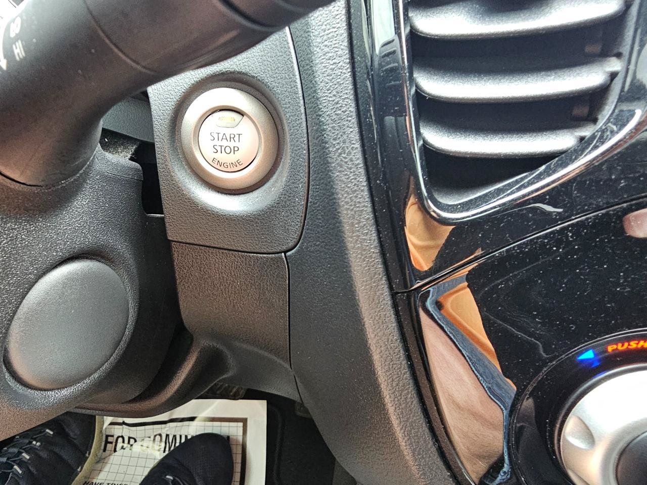 Used 2017 Nissan Juke SL FWD image 38