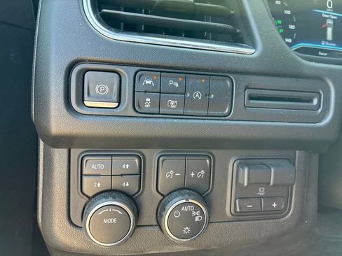 Used 2023 Chevrolet Suburban RST w/ Luxury Package AWD/4WD image 13