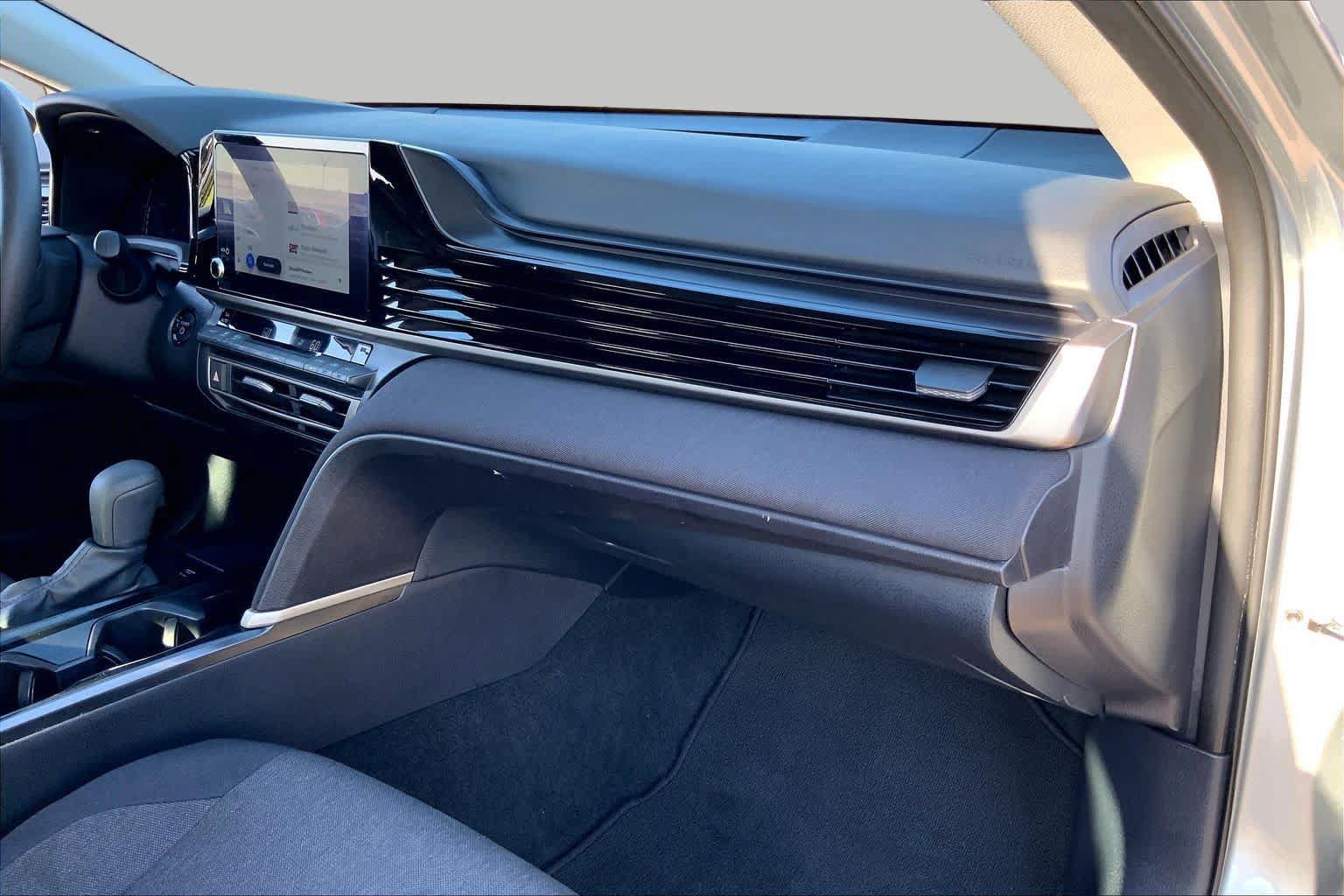 Used 2025 Toyota Camry LE FWD image 19