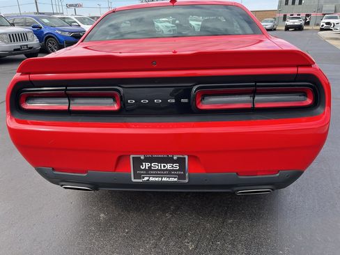 Used 2022 Dodge Challenger GT image 8