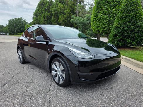 Used 2021 Tesla Model Y Long Range AWD/4WD image 7
