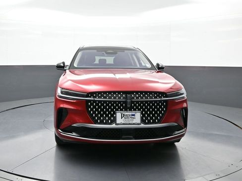 Used 2025 Lincoln Nautilus Reserve image 2