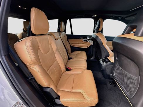 Used 2018 Volvo XC90 T6 Momentum w/ Convenience Package AWD/4WD image 27