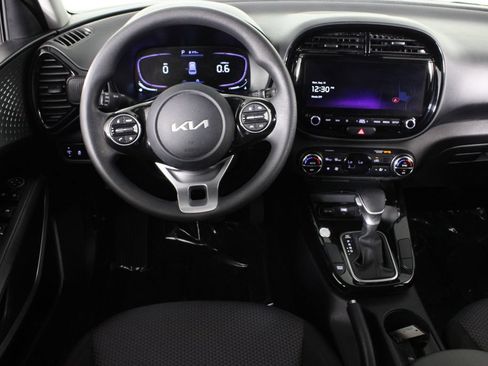 Used 2023 Kia Soul S FWD image 6