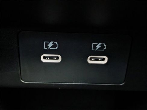 New 2025 Mitsubishi Outlander SE image 21