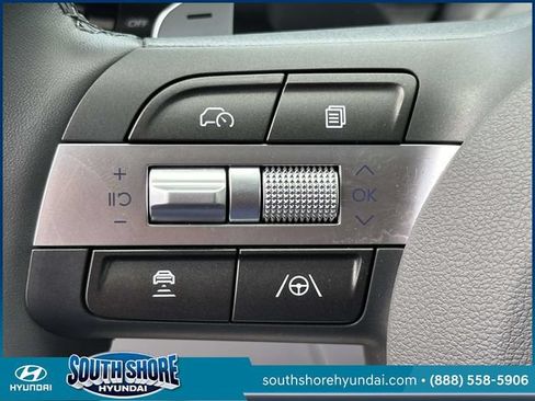 Certified 2024 Hyundai Kona Limited FWD image 24