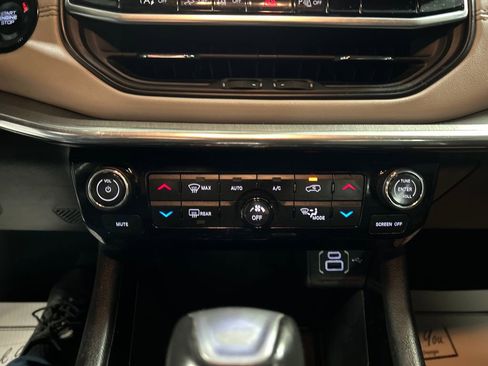 Used 2023 Jeep Compass Limited AWD/4WD image 18