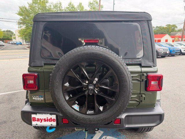 Used 2023 Jeep Wrangler Unlimited Sahara w/ Cold Weather Group AWD/4WD image 14