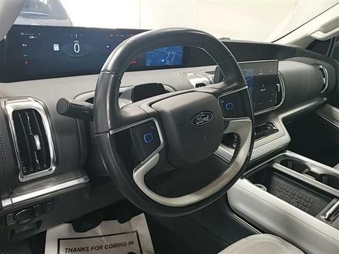 Used 2025 Ford Expedition Platinum w/ Driver's Package AWD/4WD image 14