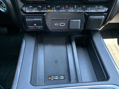 Used 2021 Chevrolet Silverado 1500 High Country w/ Technology Package image 29