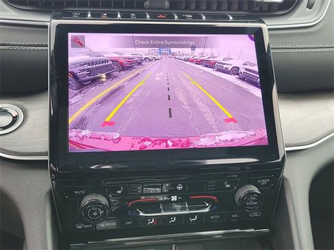 New 2025 Jeep Grand Cherokee L Limited w/ Trailer Tow Package image 17