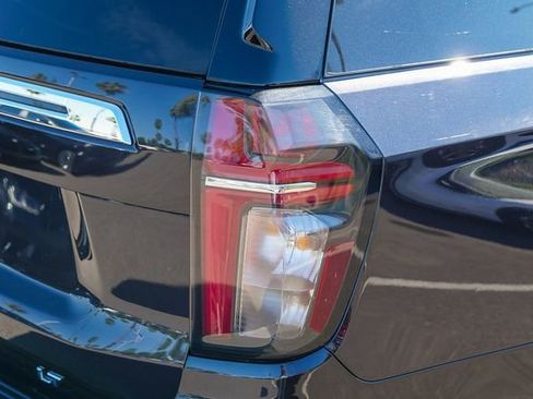 Used 2024 Chevrolet Suburban LT image 8