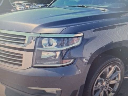 Used 2018 Chevrolet Suburban Premier AWD/4WD image 17