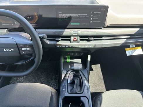New 2026 Kia K4 FWD image 12