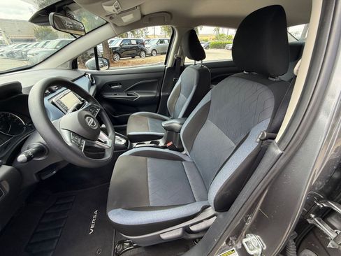 Used 2025 Nissan Versa SV FWD image 23
