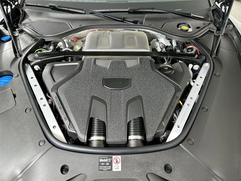Certified 2025 Porsche Panamera GTS image 40