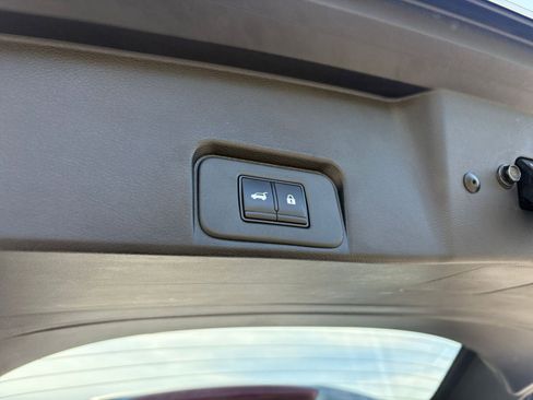 Used 2025 Nissan Rogue SV FWD image 23