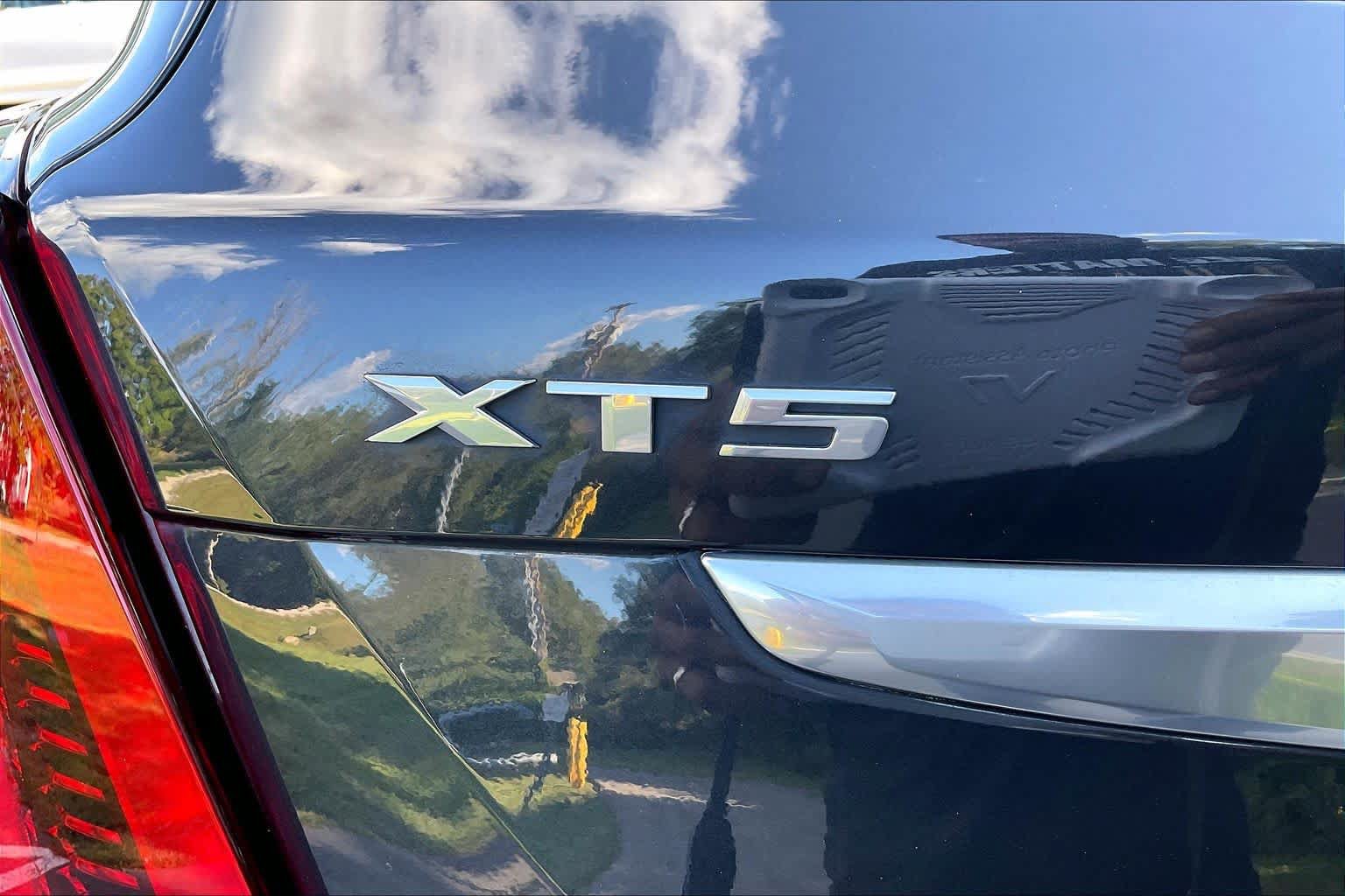 Used 2020 Cadillac XT5 Premium Luxury AWD/4WD image 9