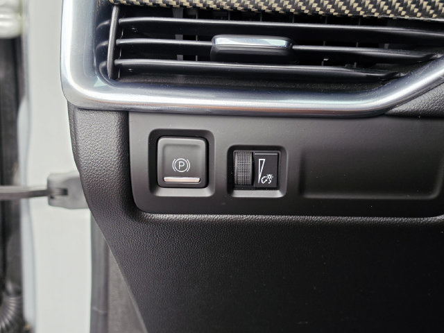 Used 2020 Cadillac XT4 Sport w/ LPO, Midnight Sport Package FWD image 33