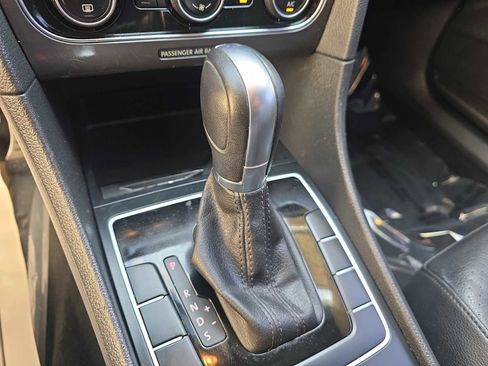 Used 2017 Volkswagen Passat 1.8T R-Line image 19