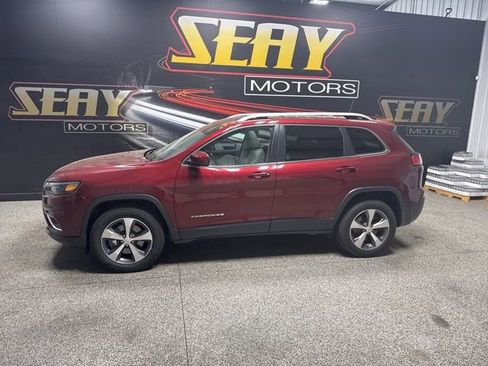 Used 2020 Jeep Cherokee Limited AWD/4WD image 2