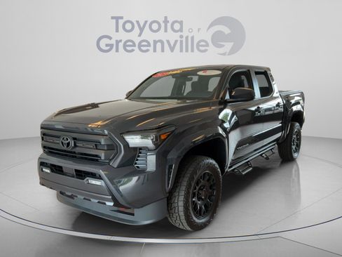 Used 2025 Toyota Tacoma SR5 AWD/4WD image 1