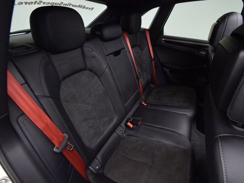 Used 2021 Porsche Macan image 24