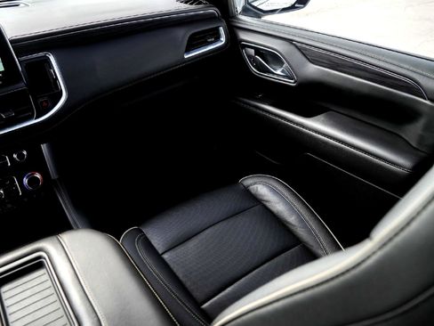 Used 2021 GMC Yukon SLT w/ Rear Media and Nav Package image 26