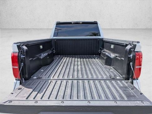 Certified 2025 Toyota Tacoma SR5 AWD/4WD image 6