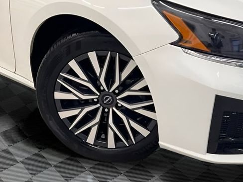 Used 2025 Nissan Altima 2.5 SV FWD image 26