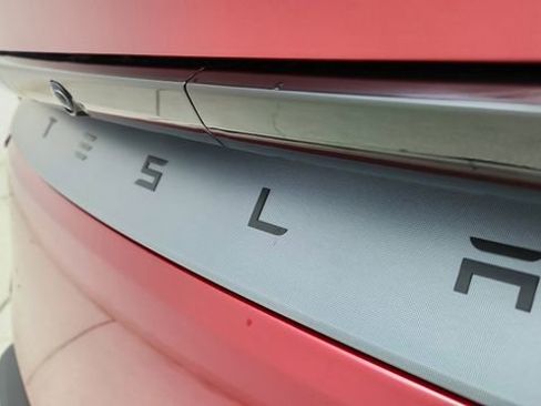 Used 2026 Tesla Model Y AWD image 16