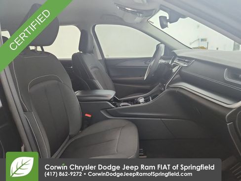 Certified 2023 Jeep Grand Cherokee Laredo AWD/4WD image 30