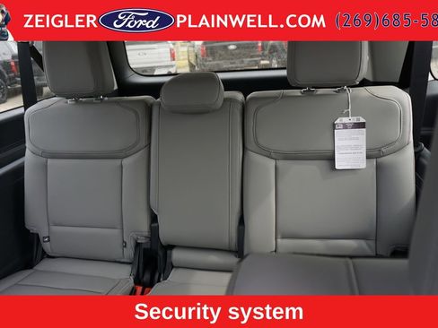 Used 2025 Ford Expedition Max Active AWD/4WD image 16