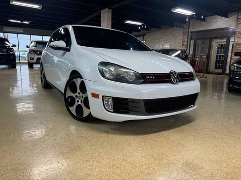 Used 2011 Volkswagen Golf 4-Door FWD image 1