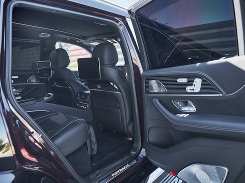 Used 2024 Mercedes-Benz Maybach GLS 600 4MATIC image 21