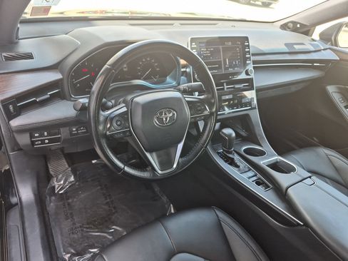 Used 2019 Toyota Avalon XLE w/ Moonroof Package FWD image 10
