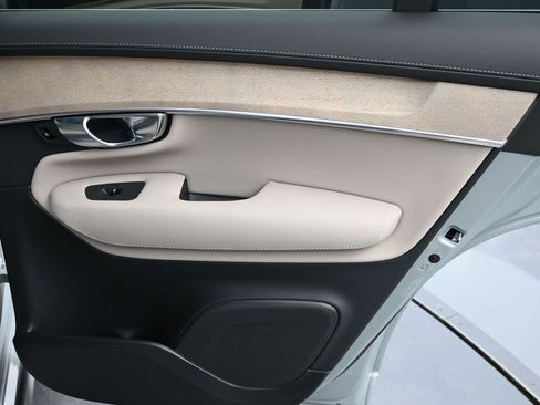 New 2026 Volvo XC90 B6 Core AWD/4WD image 16