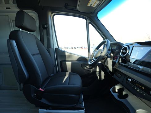 New 2026 Mercedes-Benz Sprinter 2500 image 38