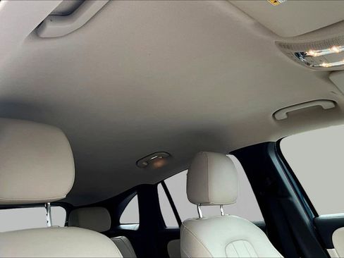 Used 2022 Mercedes-Benz GLA 250 4MATIC image 27