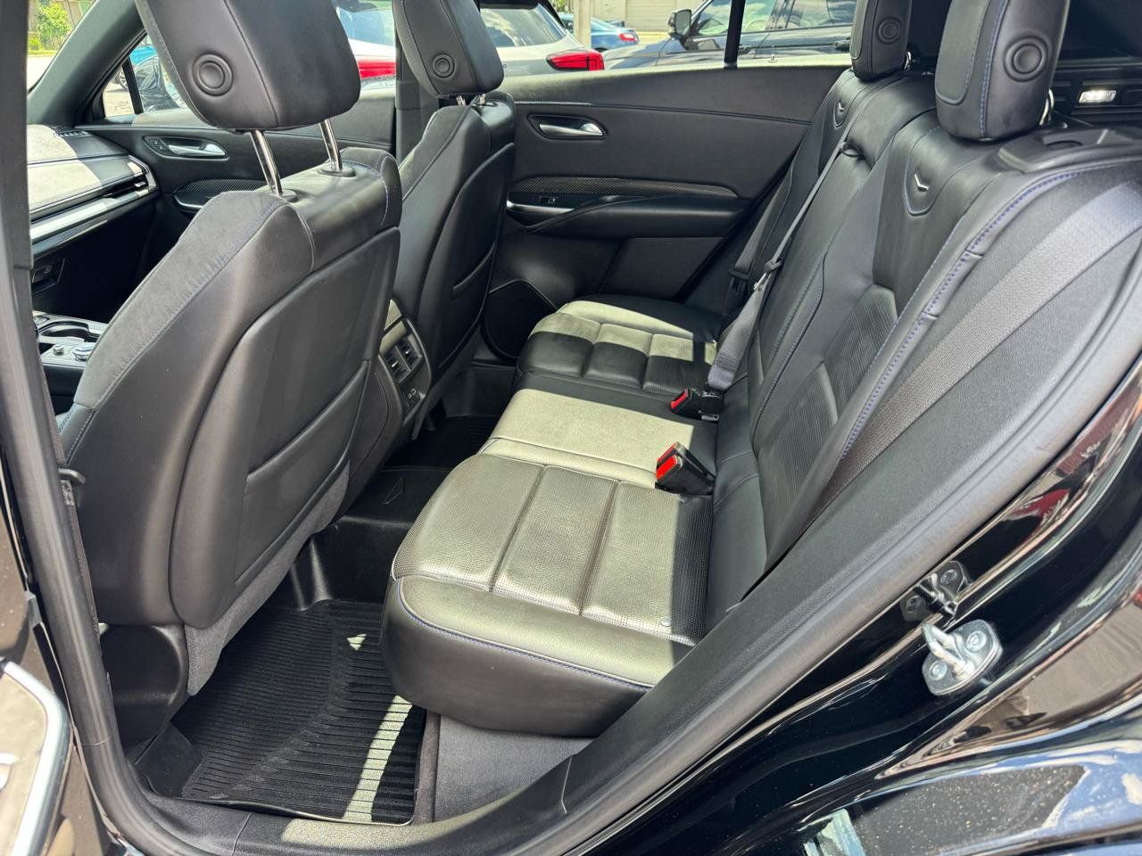 Used 2025 Cadillac XT4 Sport AWD/4WD image 9