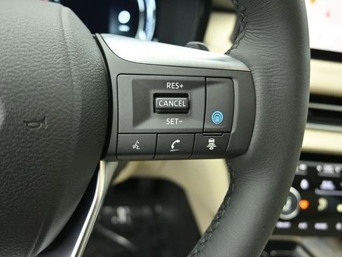 Certified 2025 INFINITI QX60 Luxe image 16