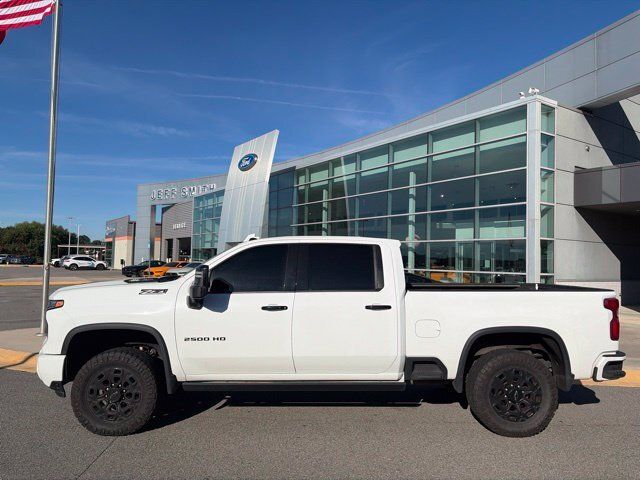 Used 2024 Chevrolet Silverado 2500 LTZ w/ LTZ Plus Package AWD/4WD image 2