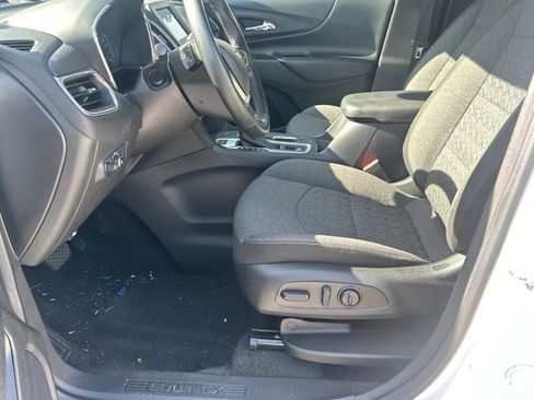 Used 2024 Chevrolet Equinox LT AWD/4WD image 9
