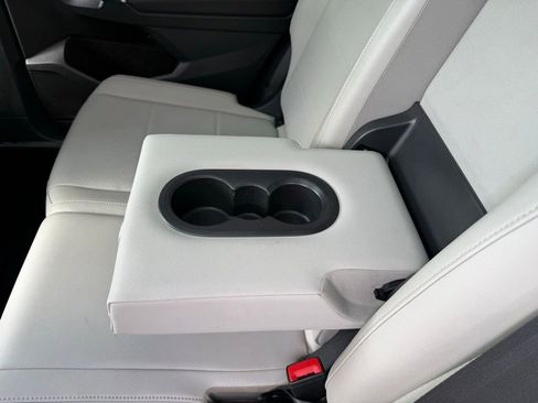 Used 2020 Volkswagen Tiguan SE w/ Panoramic Sunroof Package image 20