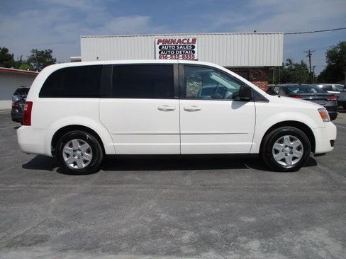 Used 2010 Dodge Grand Caravan SE w/ Climate Group image 8