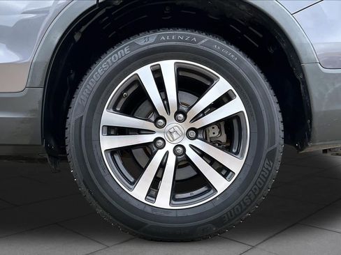Used 2018 Honda Pilot EX image 9