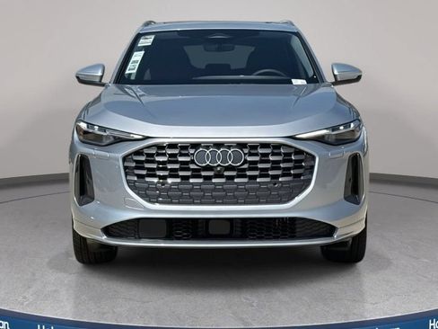 Used 2025 Audi Q5 Premium Plus w/ Premium Plus AWD/4WD image 2