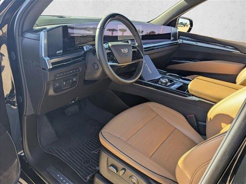 Used 2025 Cadillac Escalade ESV Premium Luxury w/ Touring Package image 8