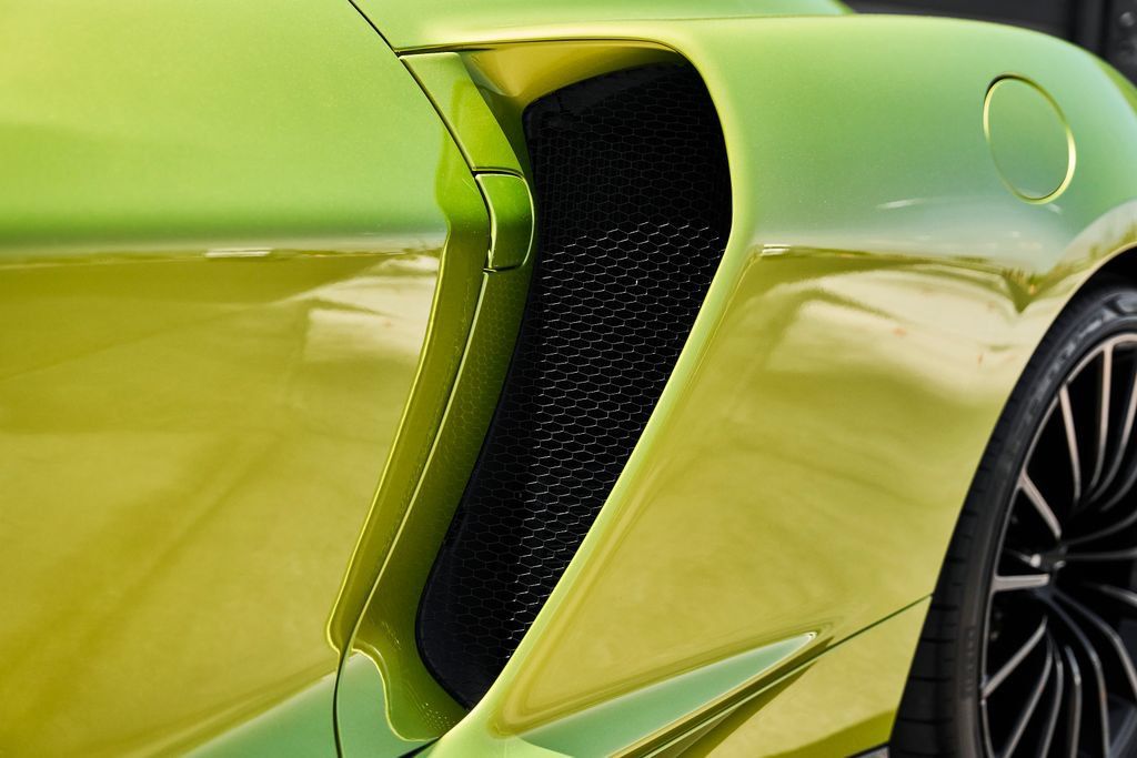 Used 2023 McLaren GT RWD image 9